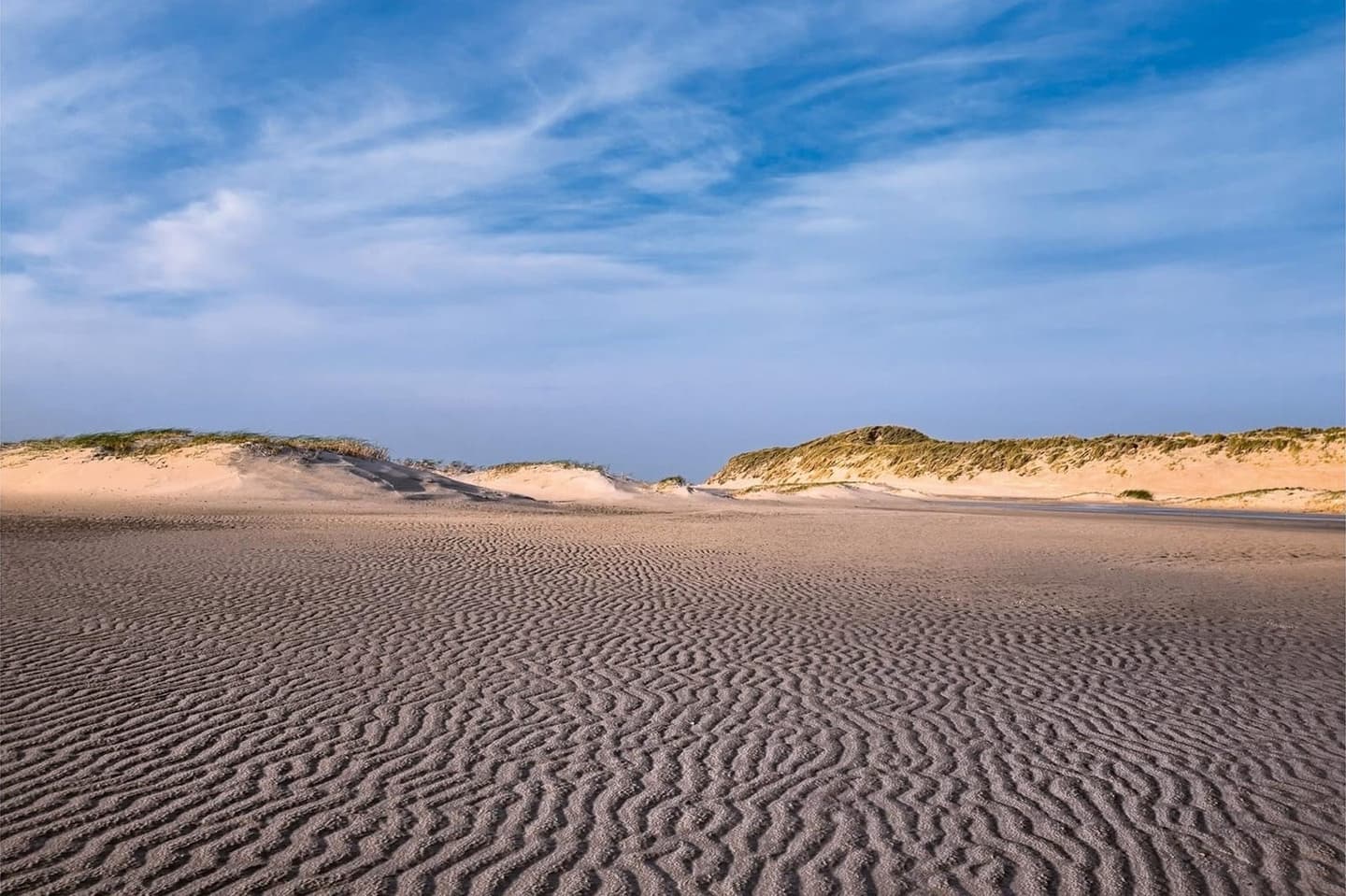 Hoog strand Terschelling, zomervakantie Waddeneiland verhuur