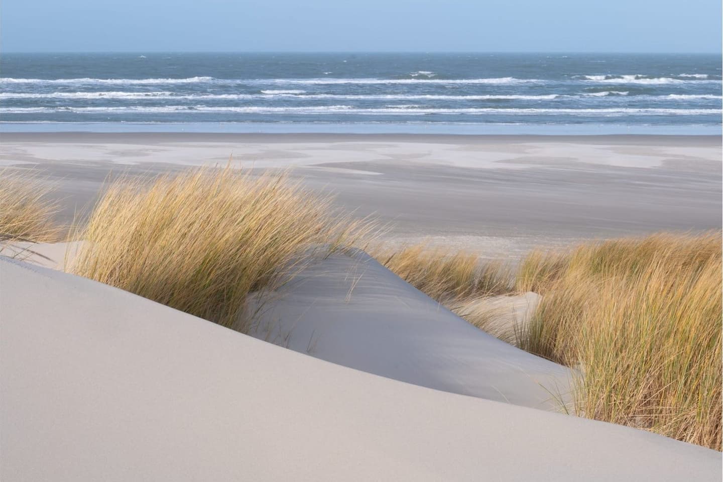 Strand Terschelling, lopen naar het strand vanuit vakantiehuis Duinhuis