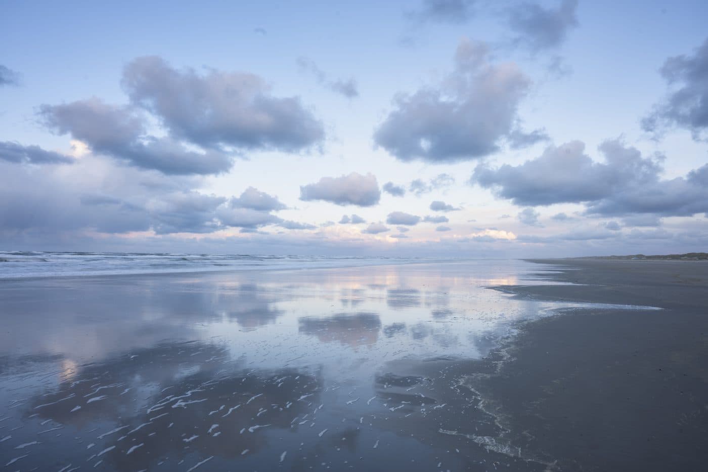 Spiegelstrand bij laagwater Terschelling, vakantiehuis Apenstaartje verhuur Midsland