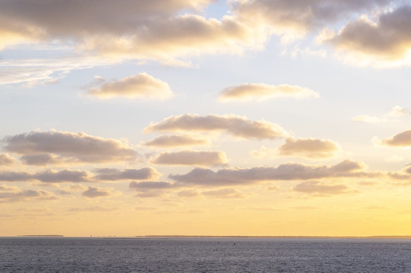 Gouden avondstemming boven het Wad Terschelling, Waddeneiland