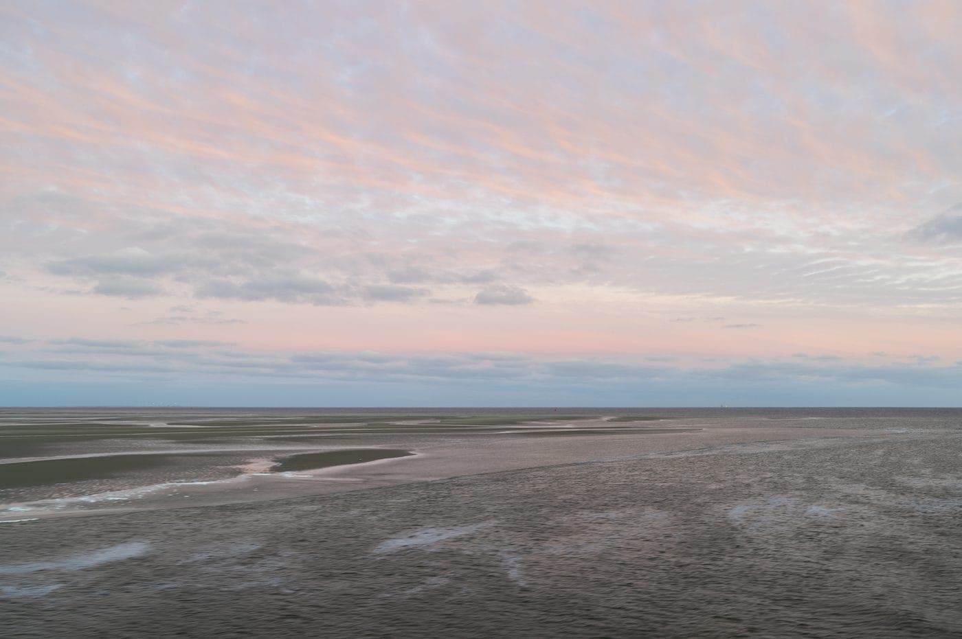 Wad bij Terschelling bij dageraad, rustgevend Waddeneiland